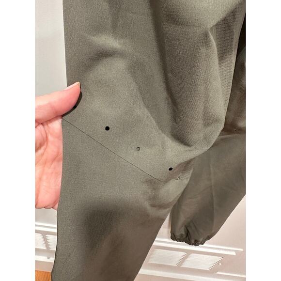 Lululemon License to Train Joggers Size S - Picture 5 of 8